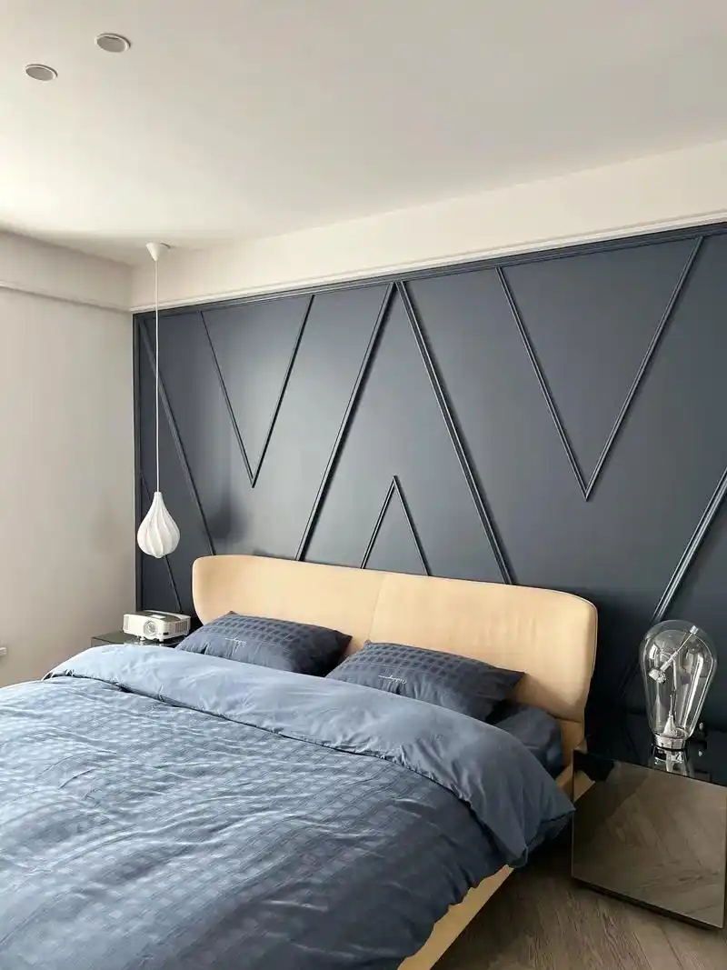 小户型主卧这样装修高级又实用!卧室 主卫大概在20平米 .  - 抖音