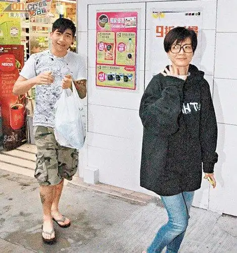 今年38岁的歌手卢巧音(candy)与年轻4年的乐队kolor成员男友苏浩才