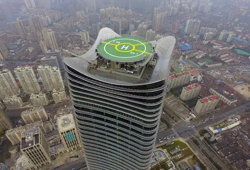 上海金光外滩中心屋顶停机坪