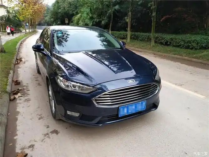 坦桑石蓝新蒙迪欧用车作业