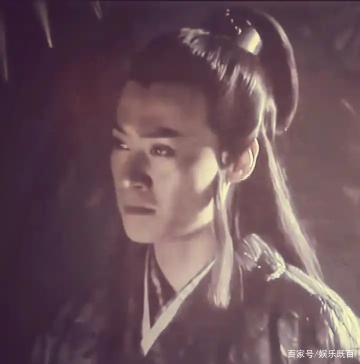 新《天龙八部》"慕容复"像太监,演员修庆却在18年后再度火出圈