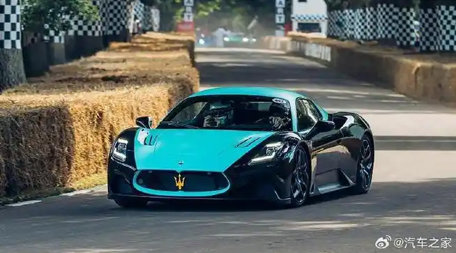 7月12日,世界上最伟大的赛车庆祝活动之一——英国古德伍德速度节