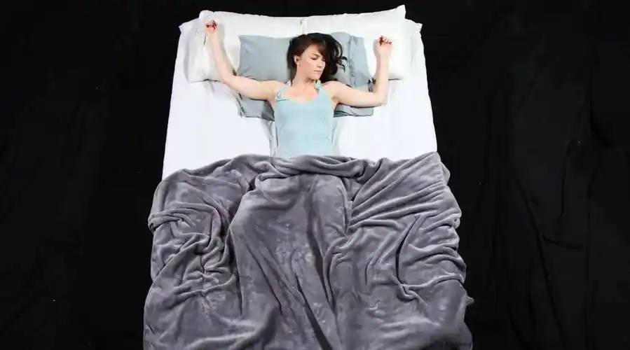 从女人的睡姿就能看出她的性格,据说这种睡姿的女人命最好