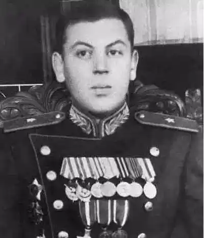 敢用超能力拔掉爱因斯坦胡子的他,竟是尤里的原型