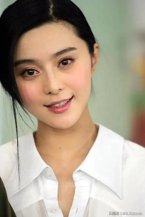 她的美貌和才华使她成为了中国娱乐圈