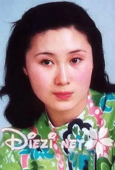 李连杰的初恋情人少林寺中的牧羊女现在如何了