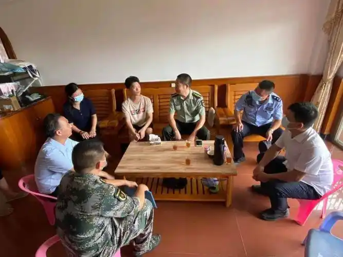 五桂山征兵家访面对面严把政治考核关