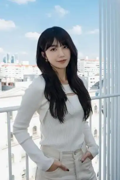 郑恩地壁纸.#向全世界安利 #郑恩地  - 抖音