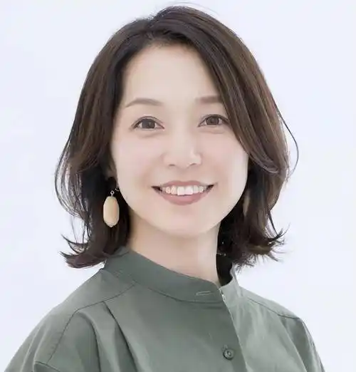 中年女人烫发,建议避开这3种"老年烫",显老土气容易被吐槽_发型_脸型