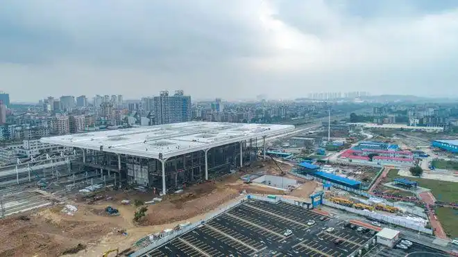 清城际广州北站按照规划,项目所在片区,定位为广州北生态宜居产业新城