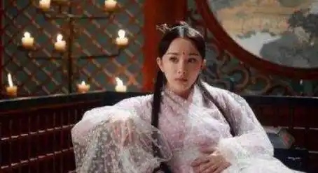 梦见自己怀孕3个月梦到自己肚子大了怀孕了神算(紫微怀孕摔倒撞到肚子