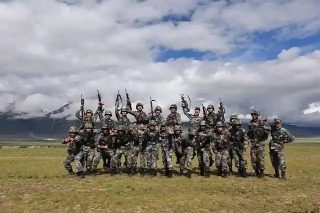 高原风景线,警卫兵有着不一样的坚守