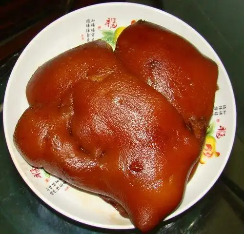 家常卤猪头皮的详细制作过程,下酒很美味哦!
