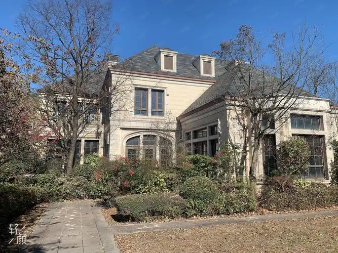 绿城西子青山湖玫瑰园5室3厅5卫771.99㎡南北4200万