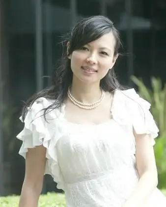 他妻子张葳葳,也是婀娜多姿_腾讯新闻