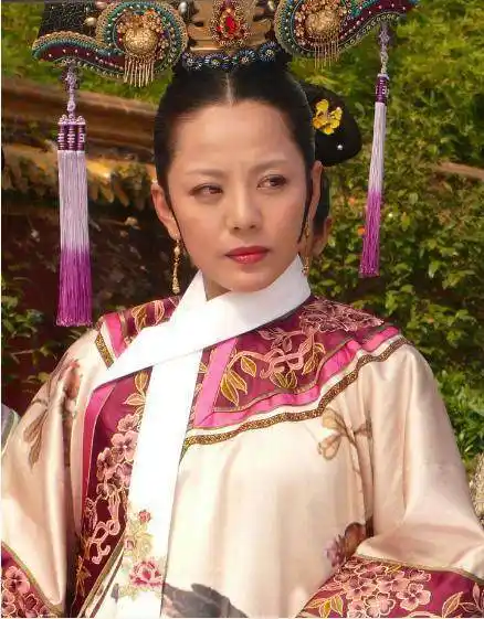 甄嬛传中7大歪脖子造型,眉庄好美,华妃最傲娇!
