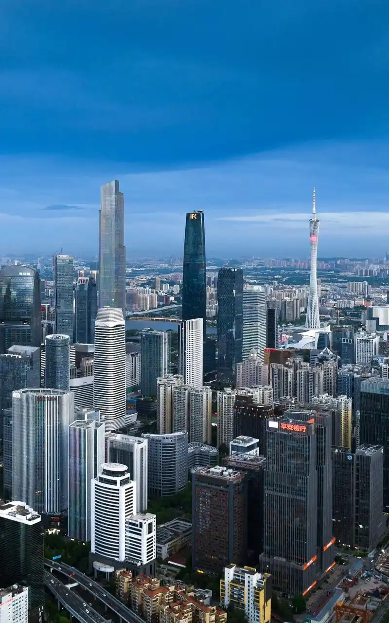 繁华的城市里 有你留下的足迹吗.#城市的夜晚 #城市风景 # - 抖音