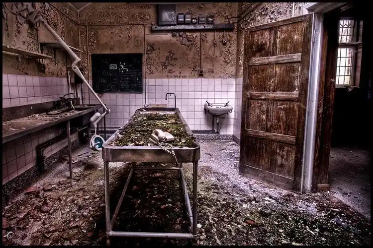 胆小勿进实拍世界各地废弃的停尸房