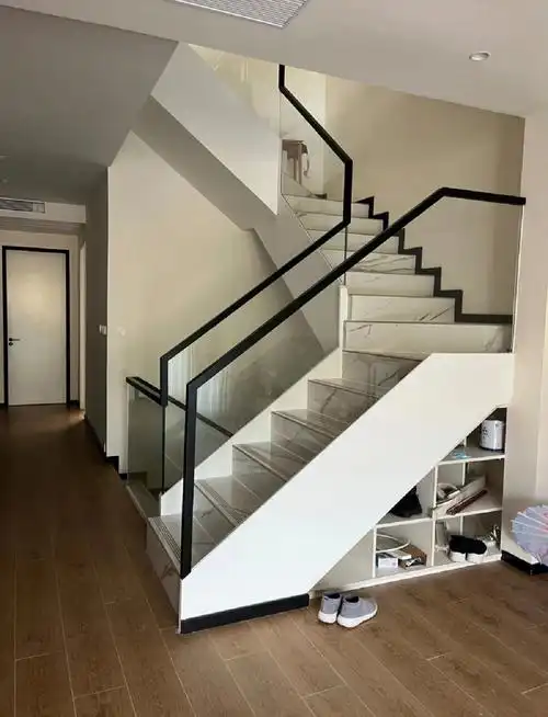 预埋槽玻璃楼梯扶手