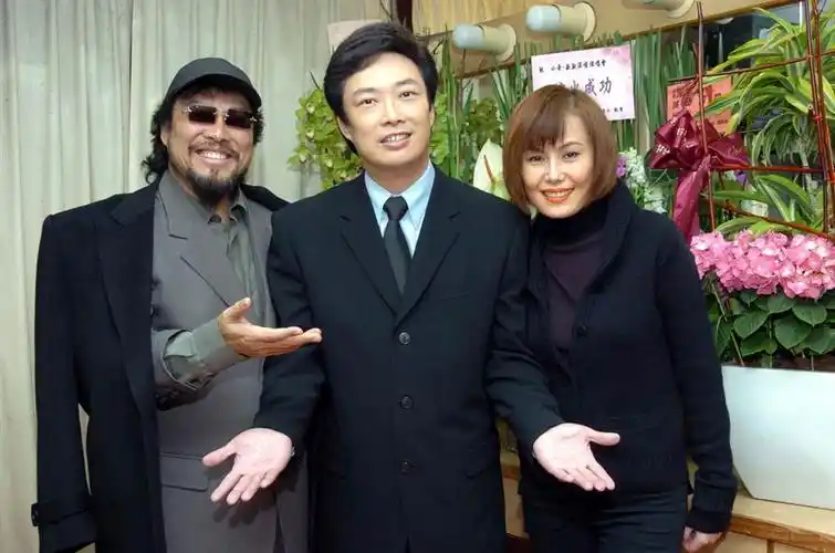 56岁江蕙传「不结婚就等费玉清」 郭台铭说溜嘴「他们交往过」女方