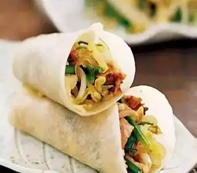 饼卷菜技术培训,学习烙馍卷菜技术,烙馍卷菜是河南登封的的面食小吃