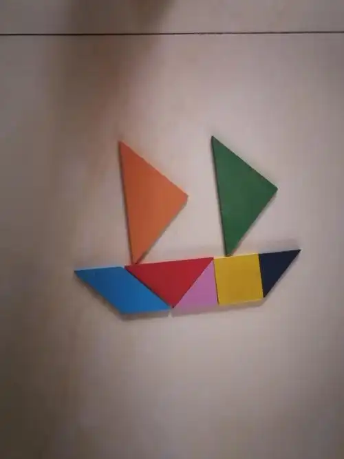 安仙小学一年级二班刘芊一七巧板拼图展示