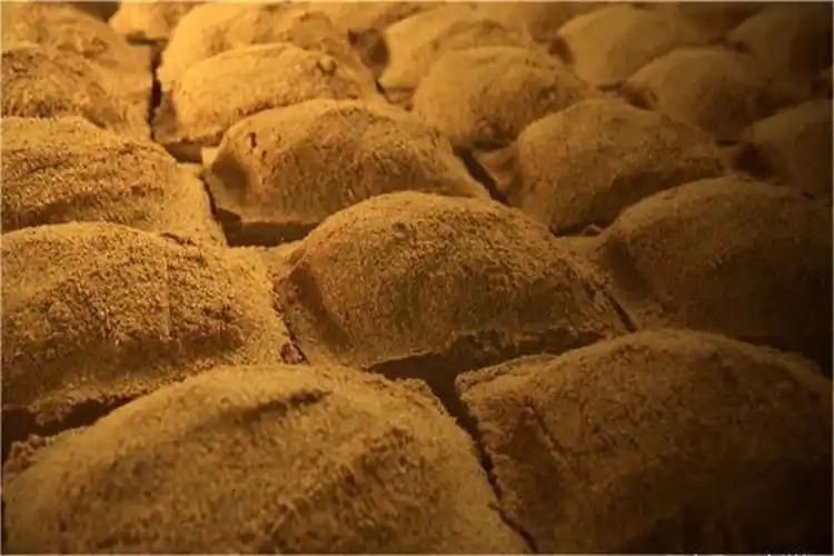 君中元大曲坤沙工艺之——大曲出名酒(图1)