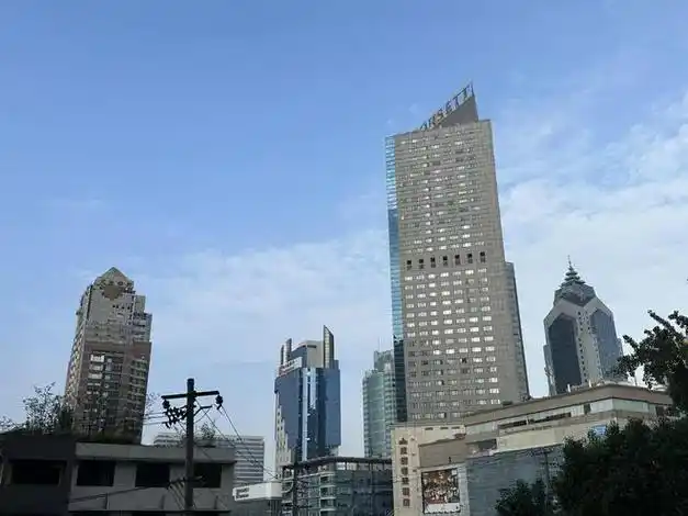 老成都的高楼尖尖高贵妖艳