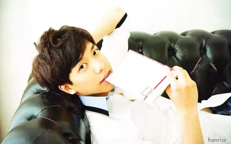 李胜基壁纸图片