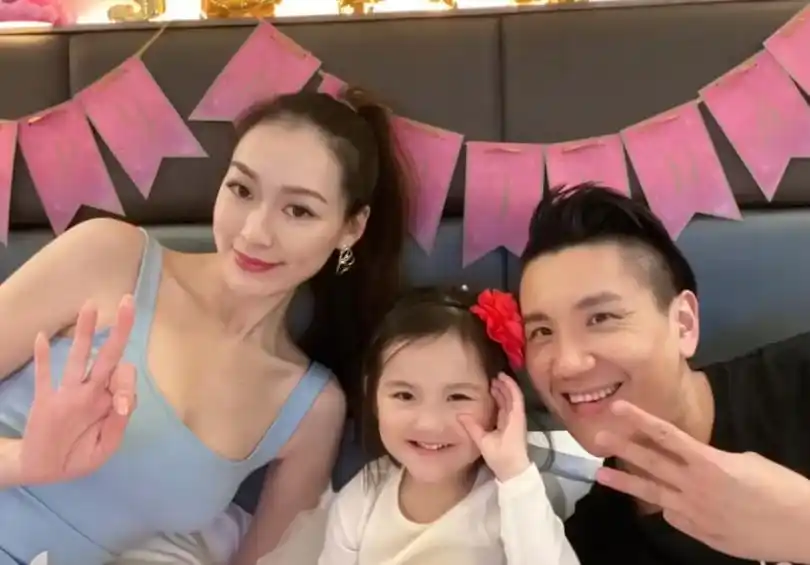 秦汉儿子孙国豪(岁月对他格外眷顾无论皮肤还是身材都保养得宜)