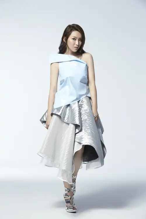 减肥减到例假停两年,沉寂许久回归的"大魔王"阎奕格 | 着调专访