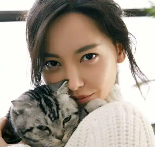 丁一昕时常晒出歌唱视频,被夸嗓音与于文文很像,并承诺下次一定要唱