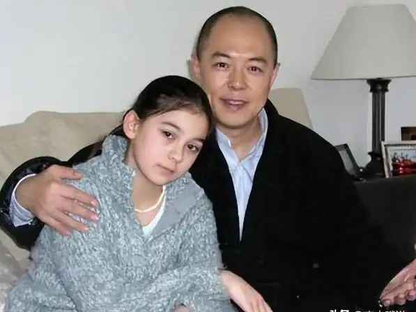 然而,在情感世界里,张铁林却表现得相当不羁.