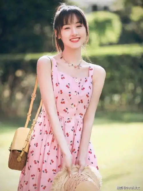 31岁袁冰妍涉税遭封杀父母均是公务员钟汉良等多部作品受影响