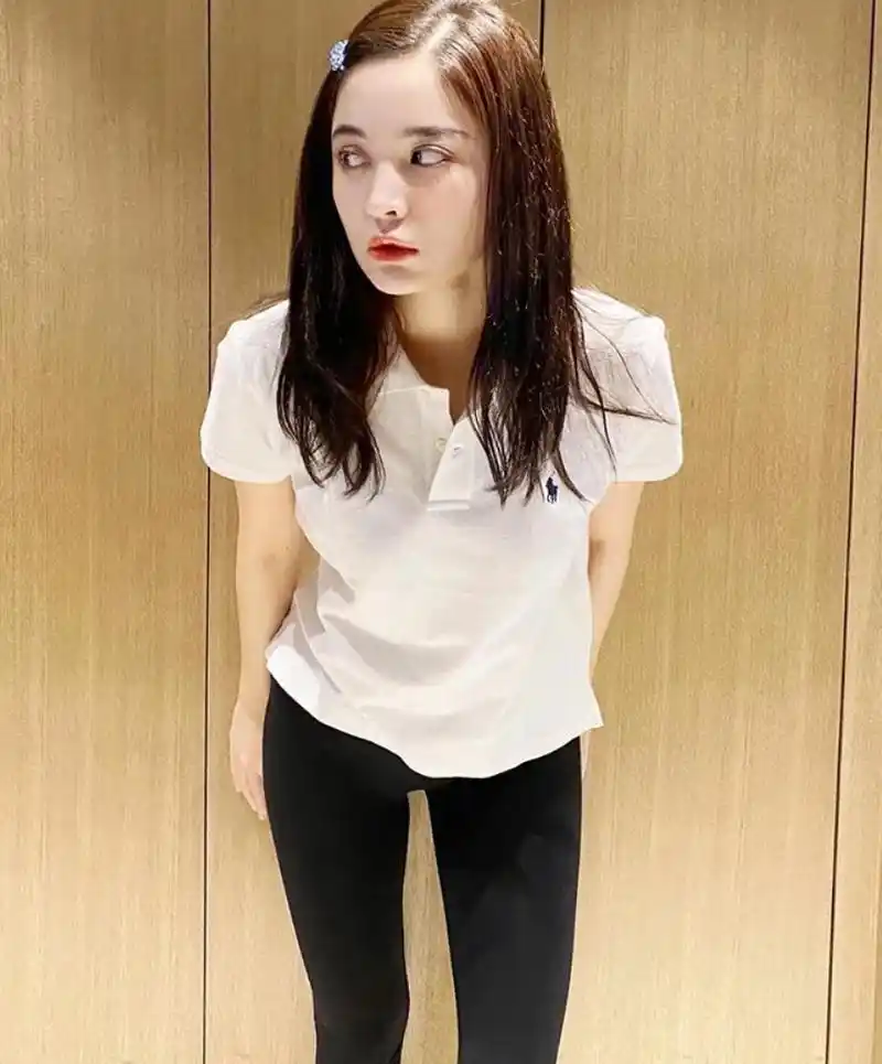 古力娜扎穿紧身裤太绝了!紧身牛仔裤配长靴,纤细大长腿惹人羡