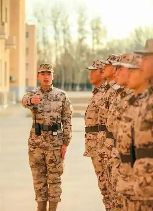 那些年我们穿过的武警军装