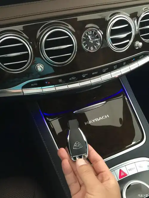 家里添置新车迈巴赫s400国庆提车