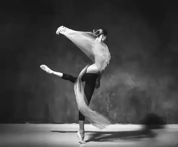 这才是芭蕾美学之首!这是舞蹈艺术最高水平所须具备的基本功!