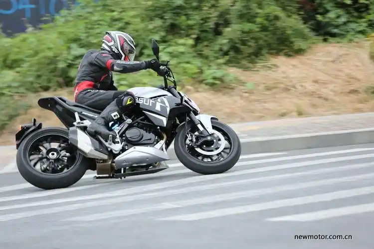 独臂刀客测试奔达单摇臂星罗400