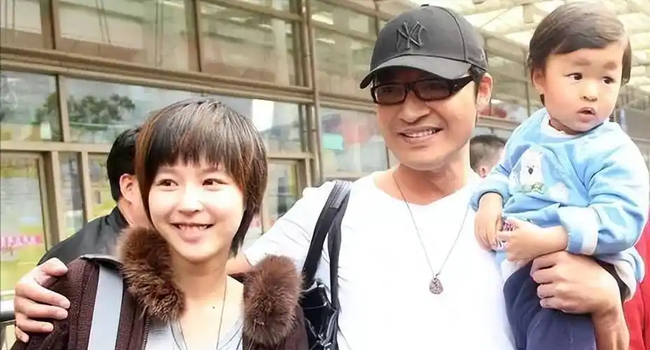 61岁马景涛再婚!小娇妻公然diss前妻们,网友:智商情商都堪忧!