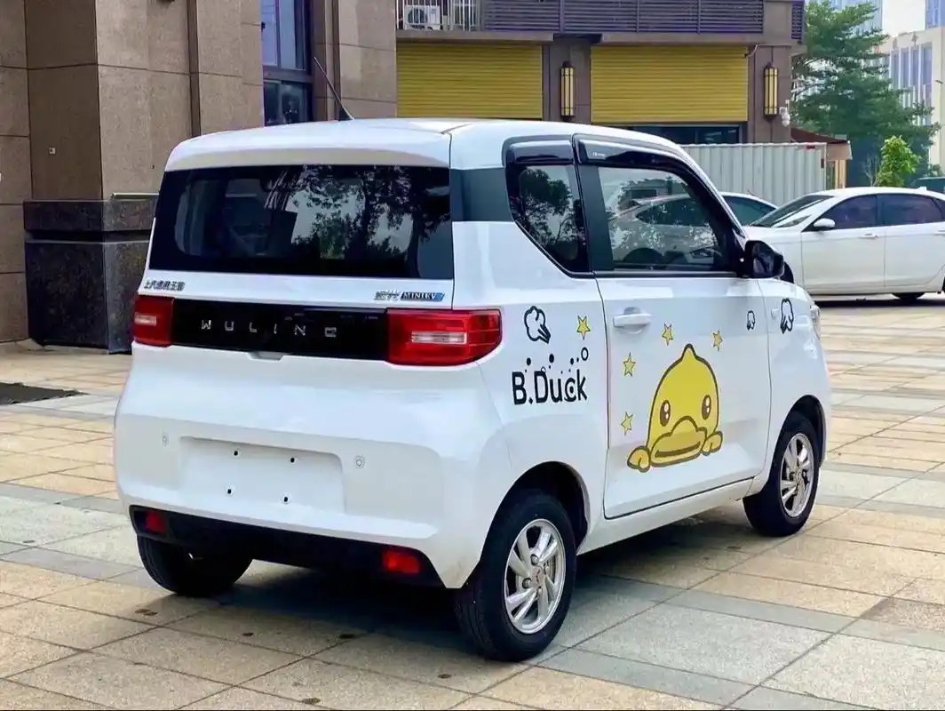 美女老板一手车22年五菱mini ,续航