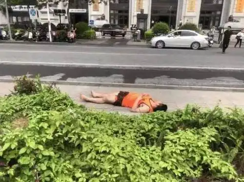 救护车一到却突然动了.(上林时空)