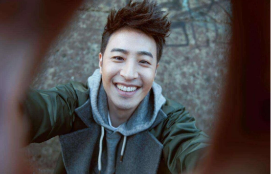 在80后和90后回忆里,潘玮柏占据着重要的一席之地.