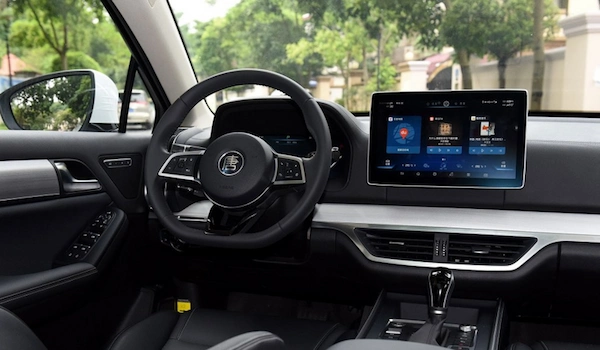 众多车型中控屏幕越来越大 马自达的做法让人拍手称快!