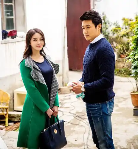 《致单身男女》首播 张璇首搭陆毅诠释职场故事