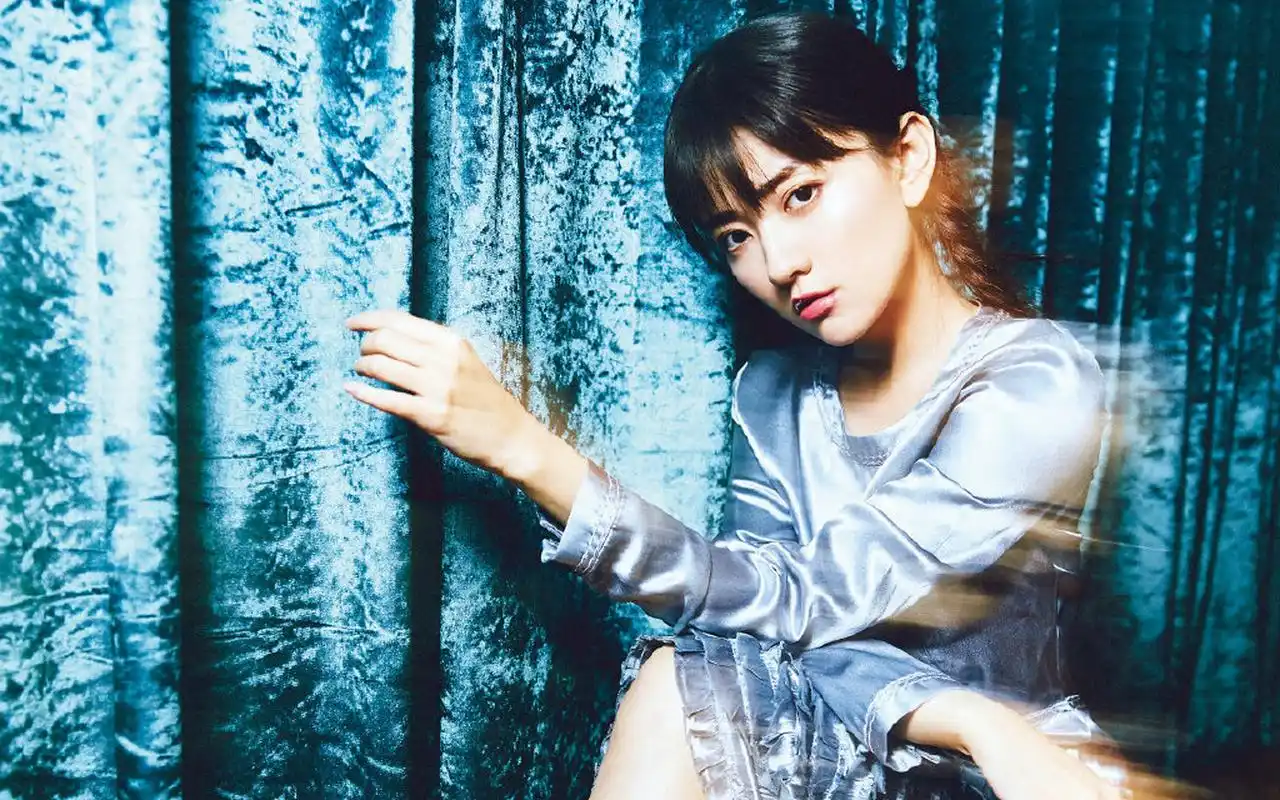 梁洁成熟魅力写真图片桌面壁纸