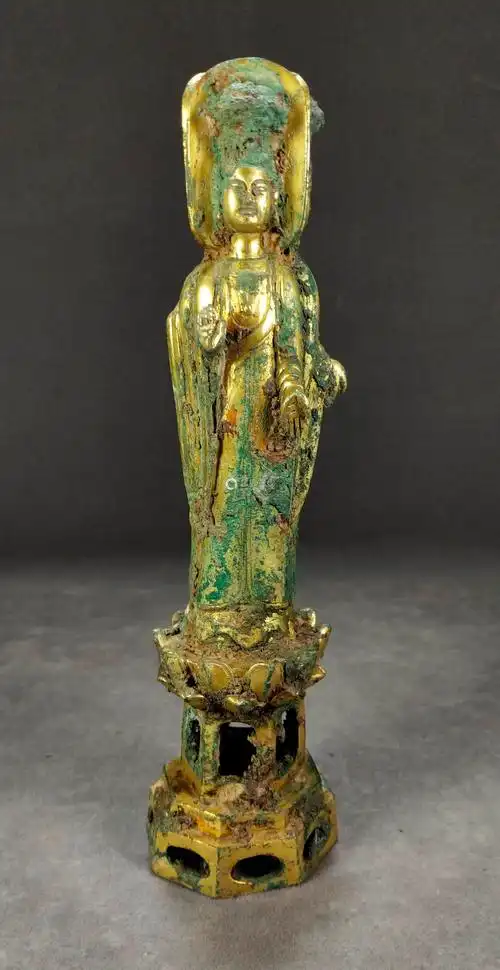 唐代 铜鎏金菩萨像