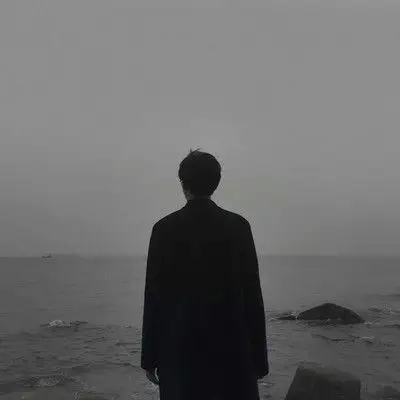 我爱的黑白头像,和那个孤独的背影.@晏翎