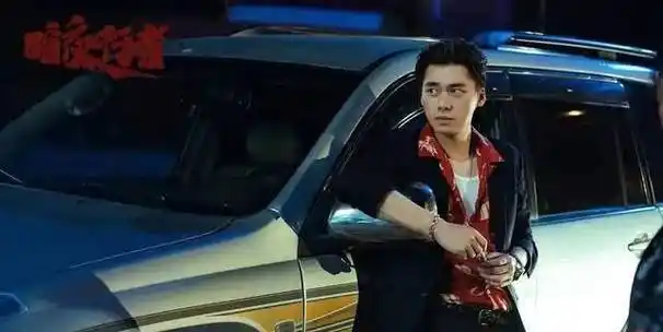 首播拿下3个冠军,李易峰新剧首波口碑出炉:高出预期_骆翔_身份_陈陌