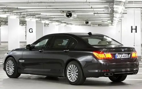 宝马7系highsecurity跑车桌面壁纸第24张